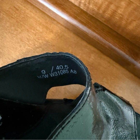 Born Black patent leather Slide Sandals - Picture 9 of 9